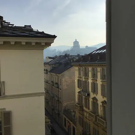 Piazza Vittorio Flat 公寓